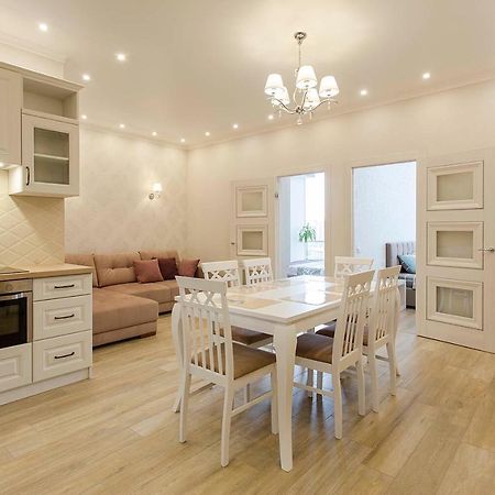 2-Roomed Apartment With Living Room Одесса Экстерьер фото
