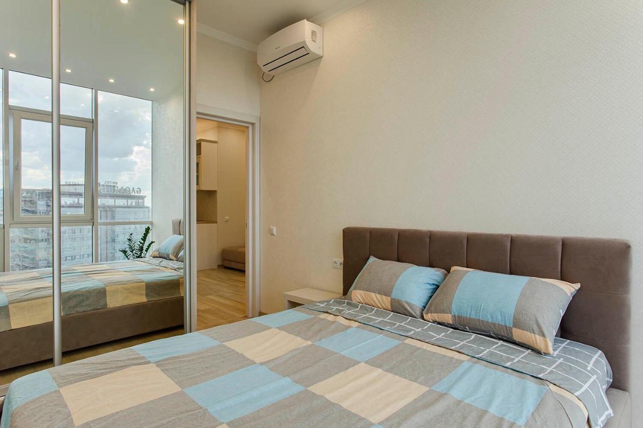 2-Roomed Apartment With Living Room Одесса Экстерьер фото